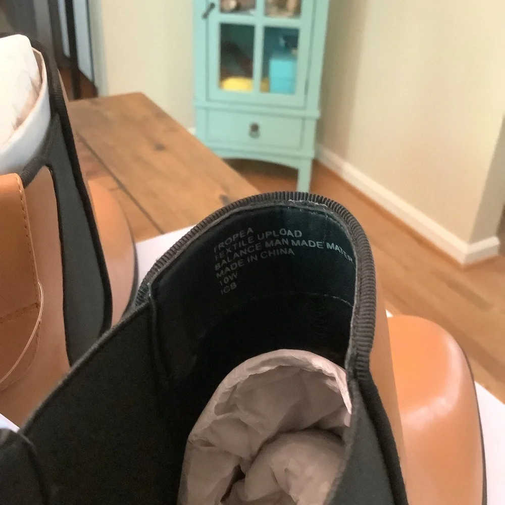 NIB AEROSOLES Tropea Camel Color Ankle Chelsea Boots Womens Sz 10